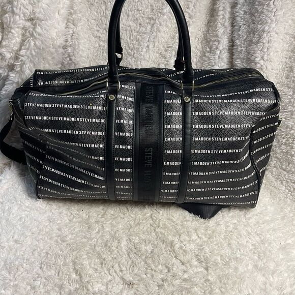 Steve Madden Synthetic Monochrome Logo Duffel Bag/weekender bag. - Picture 2 of 16